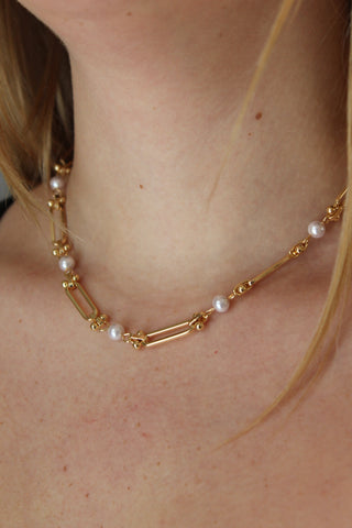 Kelly Pearl Chain