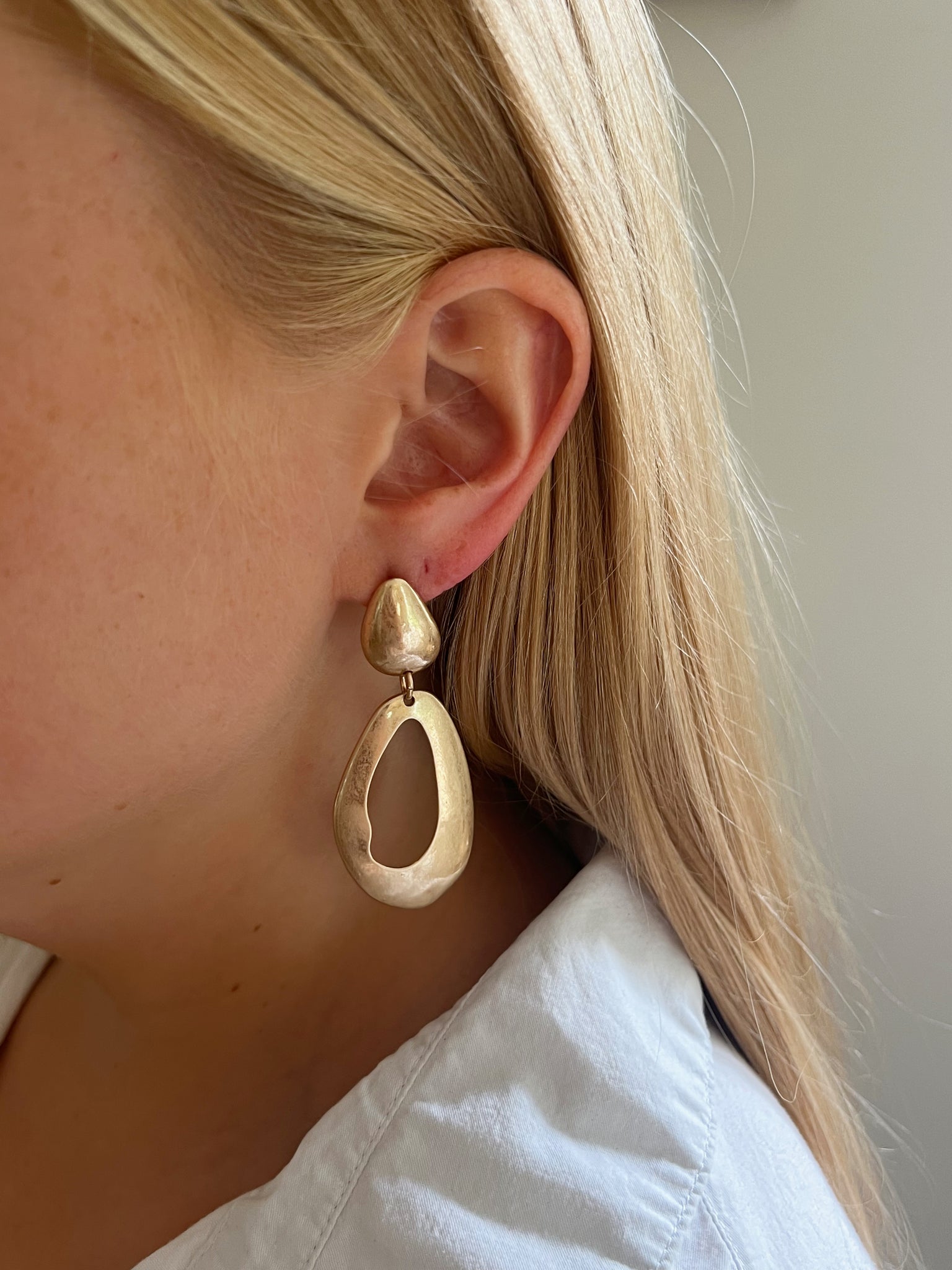 Ainsley Dangly Earrings