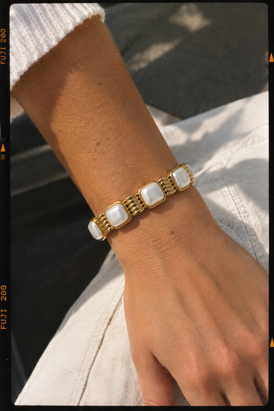 Stretchy Pearl Bracelet